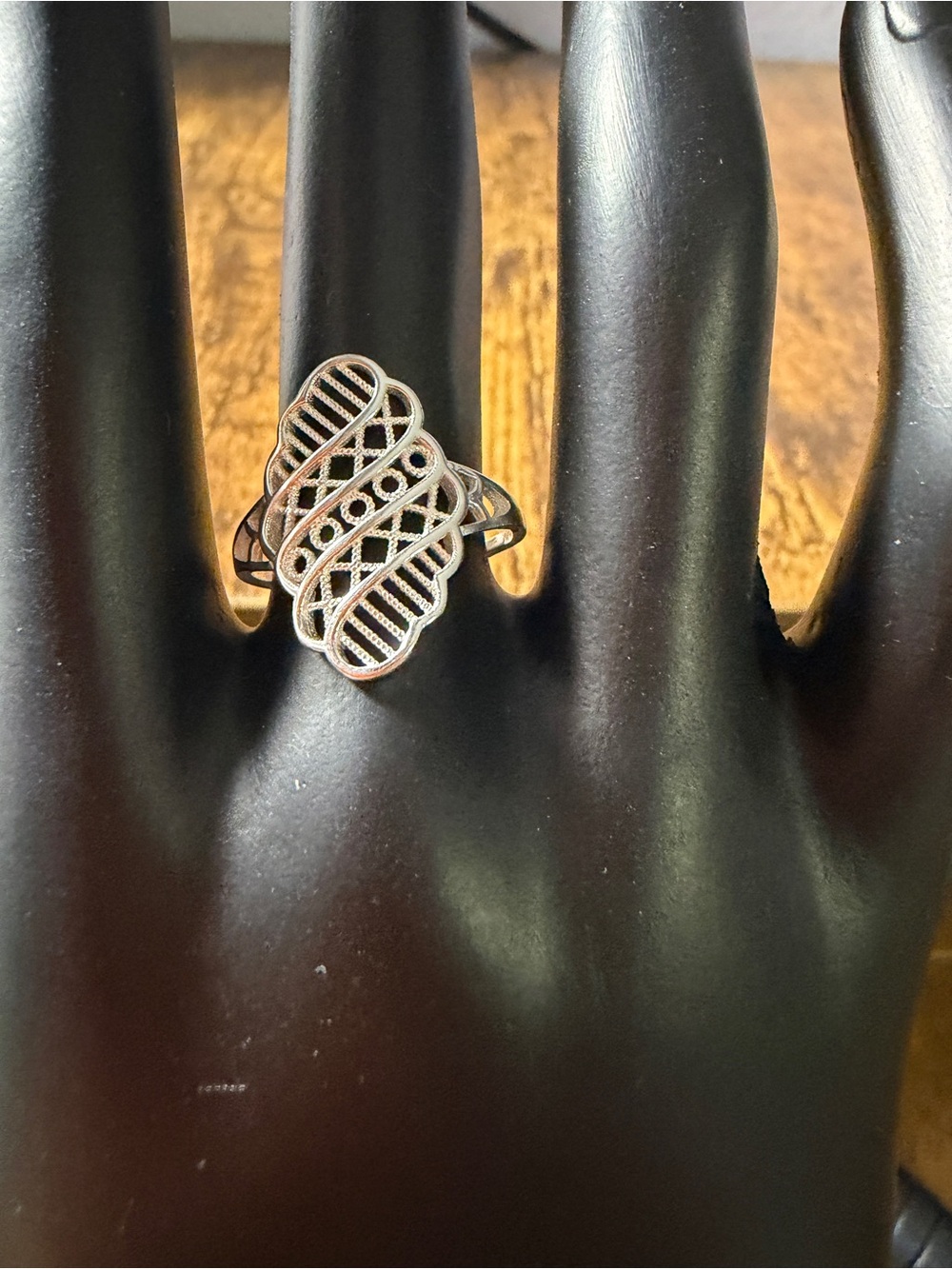 Womens Ring size 7